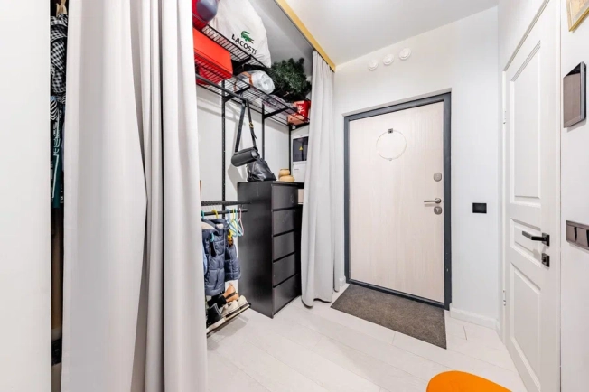 Купить однокомнатную квартиру на вторичке у метро Проспект Ветеранов в Санкт-Петербурге. Вариант № 6565, 16, площадь -  квм, цена 14100000 рублей