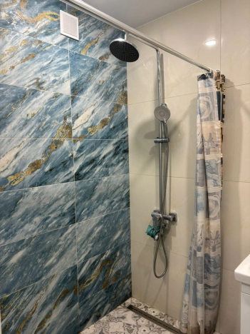 Купить трехкомнатную квартиру в районе Калининский в Новосибирске. Вариант № 3885222, 1, площадь -  квм, цена 6550000 рублей