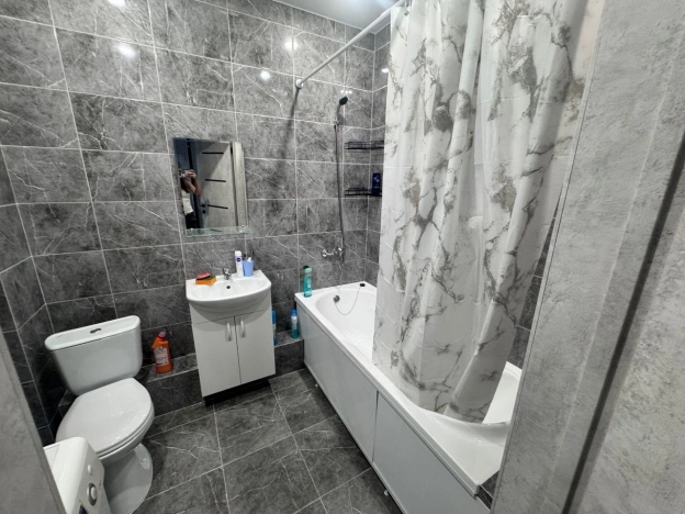 Снять квартиру у метро Площадь Маркса в Новосибирске. Вариант № 9689778, 3, площадь -  квм, цена 35000 рублей