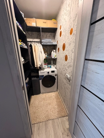 Купить трехкомнатную квартиру на улице Связистов в Новосибирске. Вариант № 6960, 7, площадь -  квм, цена 5800000 рублей