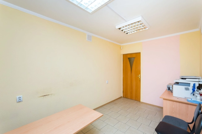 Купить офисы в Тобольске. Вариант № 4508, 12, площадь -  квм, цена 5600000 рублей