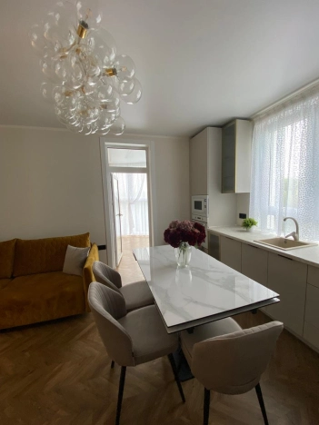 Купить квартиру в Тобольске. Вариант № 6776850, 11, площадь -  квм, цена 9500000 рублей