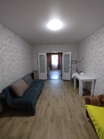 Купить трехкомнатную квартиру на вторичке в Микрорайоне 4-й, Элиста в Элисте. Вариант № 45145, 0, площадь -  квм, цена 4600000 рублей