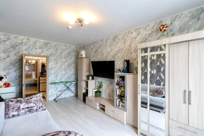 Купить трехкомнатную квартиру на улице Малоохтинский проспект в Санкт-Петербурге. Вариант № 6965550, 3, площадь -  квм, цена 14400000 рублей