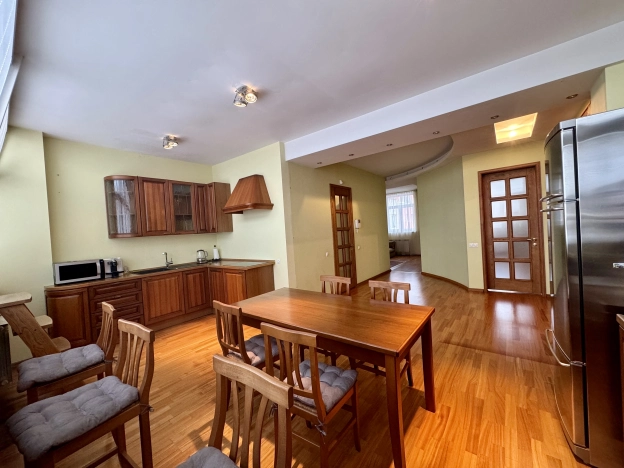 Купить четырехкомнатную квартиру в Омске. Вариант № 17389, 1, площадь -  квм, цена 17890000 рублей