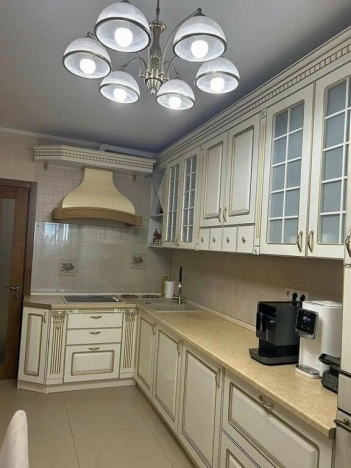 Купить трехкомнатную квартиру в Ростовской области. Вариант № 9322551, 9, площадь -  квм, цена 11000000 рублей