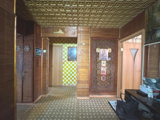 Купить четырехкомнатную квартиру в Иркутской области. Вариант № 33547, 10, площадь -  квм, цена 5800000 рублей