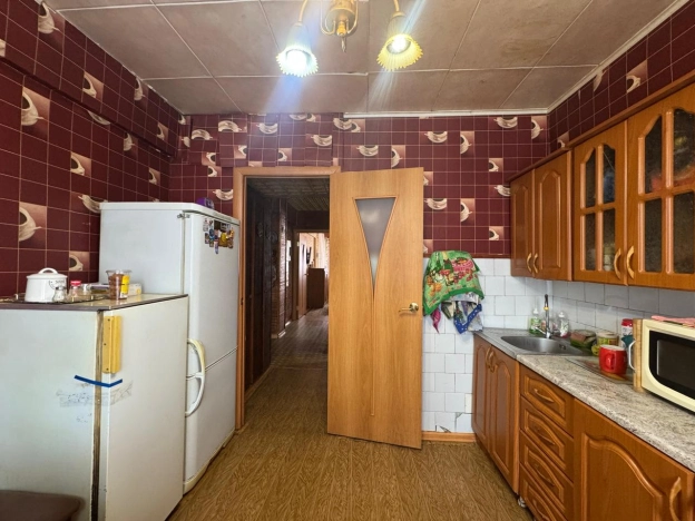 Купить четырехкомнатную квартиру в Иркутской области. Вариант № 33547, 1, площадь -  квм, цена 5800000 рублей