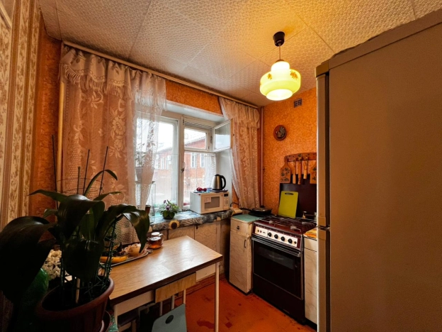 Купить квартиру в Кемерове. Вариант № 9863384, 4, площадь -  квм, цена 4350000 рублей