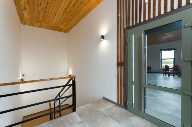 Купить коммерческую недвижимость свободного назначения в Тобольске. Вариант № 1114, 19, площадь -  квм, цена 18000000 рублей