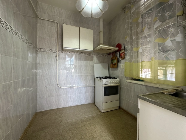 Купить двухкомнатную квартиру на улице Черкасская в Краснодаре. Вариант № 3734038, 13, площадь -  квм, цена 4400000 рублей