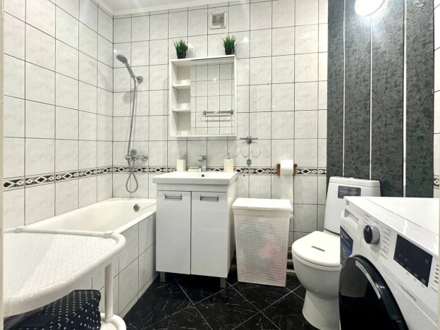 Купить трехкомнатную квартиру в Калуге. Вариант № 42880, 22, площадь -  квм, цена 11199000 рублей