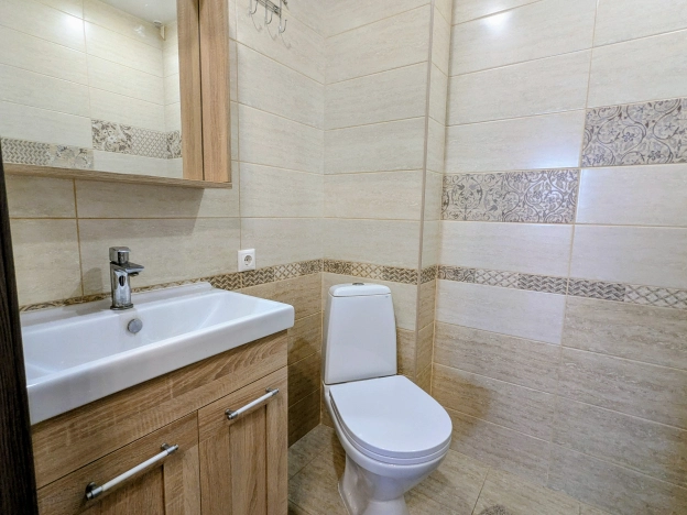 Купить дом на улице Жуковского в Новосибирске. Вариант № 1367950, 13, площадь -  квм, цена 15180000 рублей