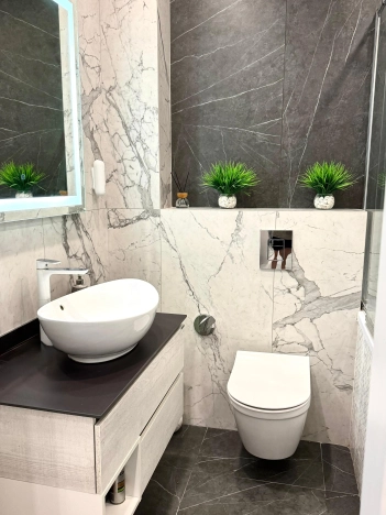 Купить трехкомнатную квартиру в Ростовской области. Вариант № 3265596, 13, площадь -  квм, цена 12500000 рублей