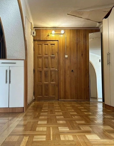 Купить трехкомнатную квартиру в Ростовской области. Вариант № 6809408, 12, площадь -  квм, цена 8300000 рублей