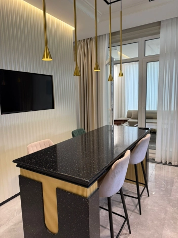 Купить таунхаус в Москве. Вариант № 8994861, 11, площадь -  квм, цена 65000000 рублей