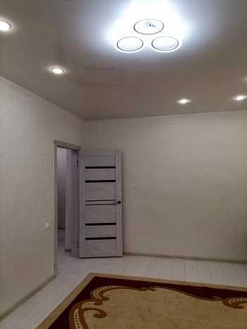 Купить трехкомнатную квартиру в Новосибирске. Вариант № 37485, 6, площадь -  квм, цена 6100000 рублей