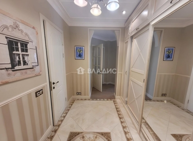 Купить квартиру в Москве. Вариант № 5922480, 4, площадь -  квм, цена 35899000 рублей