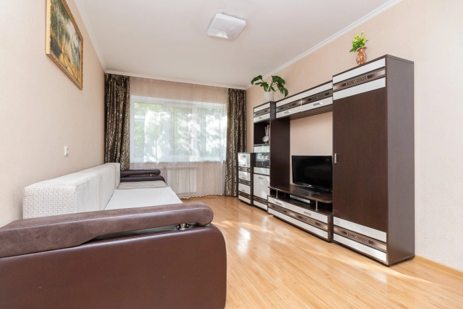 Купить трехкомнатную квартиру в Омске. Вариант № 3044, 2, площадь -  квм, цена 6050000 рублей