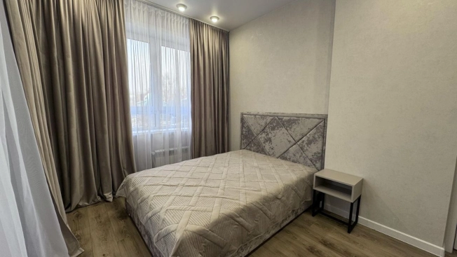 Снять квартиру у метро Площадь Гарина-Михайловского в Новосибирске. Вариант № 8909270, 6, площадь -  квм, цена 80000 рублей