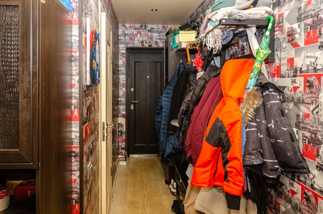 Купить трехкомнатную квартиру в районе Калининский в Новосибирске. Вариант № 30423, 35, площадь -  квм, цена 3615000 рублей