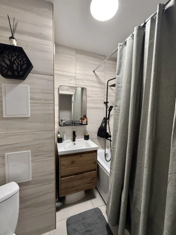 Купить четырехкомнатную квартиру в Волгограде. Вариант № 10366759, 23, площадь -  квм, цена 10500000 рублей