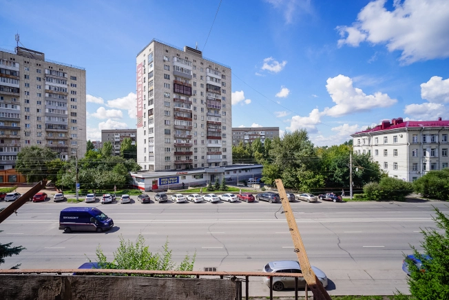 Купить двухкомнатную квартиру в Омске. Вариант № 2062847, 3, площадь -  квм, цена 5200000 рублей