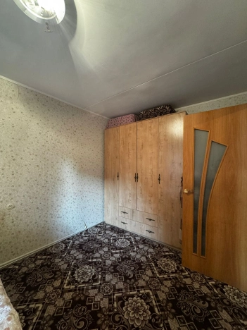 Купить трехкомнатную квартиру в Новосибирске. Вариант № 5495410, 6, площадь -  квм, цена 4300000 рублей