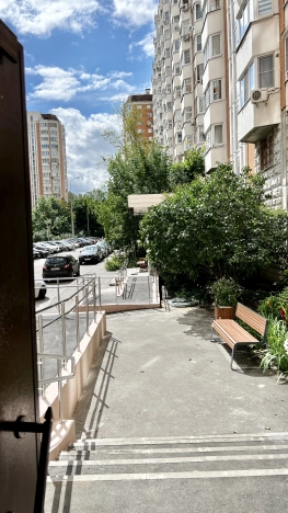 Купить квартиру в Москве. Вариант № 2137813, 39, площадь - квм, цена 32999999.0000 рублей