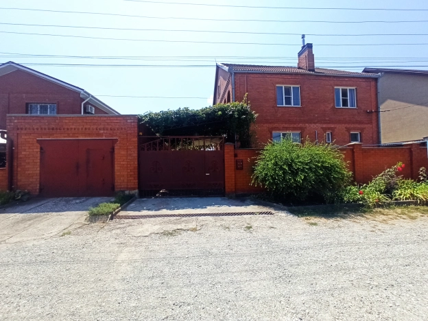 Купить дом на улице Васильковая в Краснодарском крае. Вариант № 8483197, 4, площадь -  квм, цена 22899999 рублей