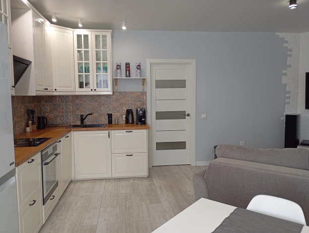 Купить трехкомнатную квартиру в Новосибирске. Вариант № 6948947, 18, площадь -  квм, цена 10500000 рублей