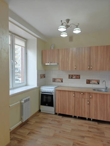 Купить однокомнатную квартиру в Омске. Вариант № 8673602, 5, площадь -  квм, цена 4790000 рублей