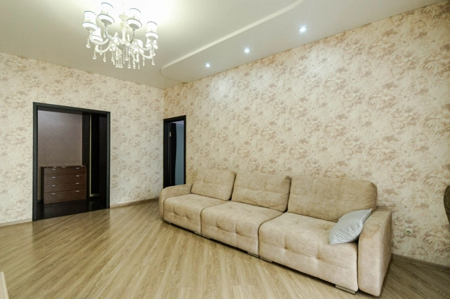 Купить трехкомнатную квартиру в Балакове. Вариант № 3033, 0, площадь -  квм, цена 11400000 рублей