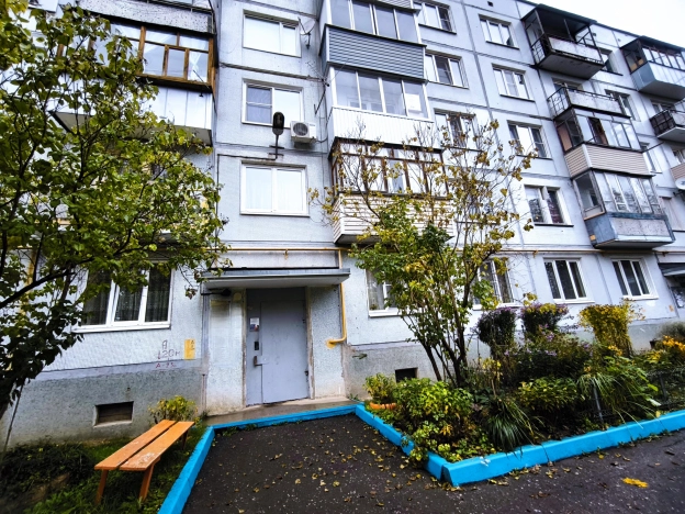 Купить трехкомнатную квартиру в Калуге. Вариант № 7521880, 22, площадь -  квм, цена 3600000 рублей