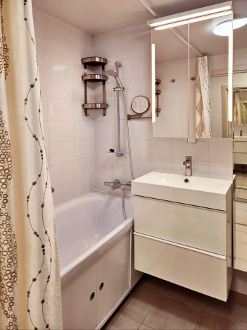 Купить квартиру в Москве. Вариант № 8328580, 25, площадь -  квм, цена 9999990 рублей