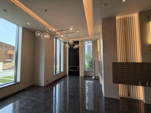 Купить квартиру в Москве. Вариант № 9936998, 12, площадь -  квм, цена 23300000 рублей