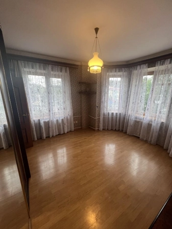 Купить трехкомнатную квартиру в Подольске. Вариант № 6160441, 18, площадь -  квм, цена 8300000 рублей