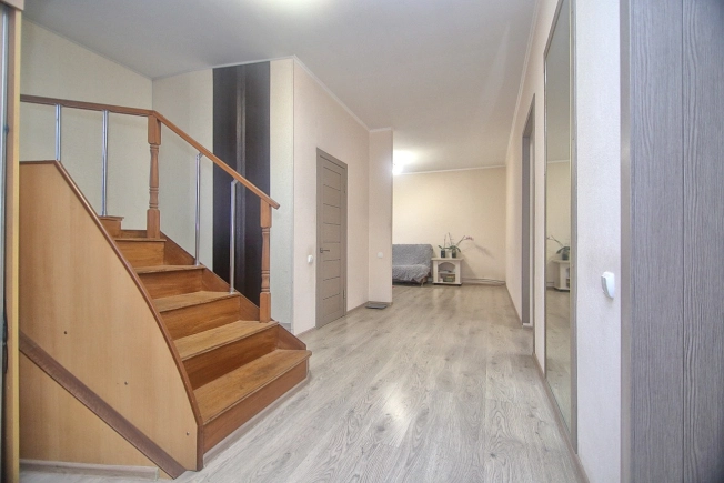 Купить дом у метро Золотая нива в Новосибирске. Вариант № 14033, 2, площадь -  квм, цена 13000000 рублей