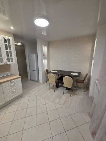 Снять двухкомнатную квартиру в Новосибирске. Вариант № 9430753, 7, площадь -  квм, цена 45000 рублей