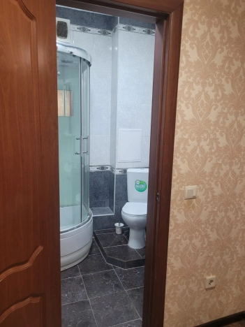 Купить трехкомнатную квартиру в Микрорайоне Бугринская роща, Кировский район в Новосибирске. Вариант № 25599, 18, площадь -  квм, цена 9500000 рублей