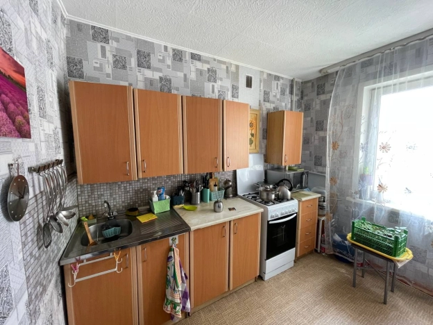 Купить четырехкомнатную квартиру в Иркутской области. Вариант № 48548, 8, площадь -  квм, цена 5950000 рублей