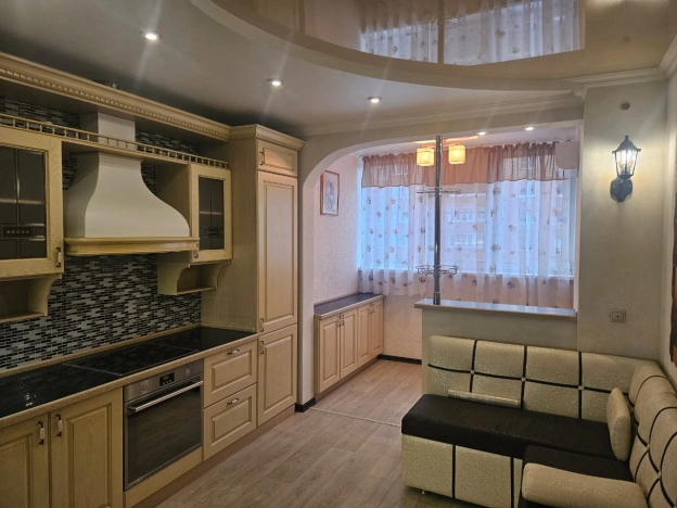 Купить трехкомнатную квартиру на улице Профсоюзная в Москве. Вариант № 10608856, 2, площадь -  квм, цена 22000000 рублей