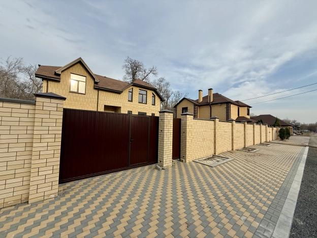 Купить дом в Волгоградской области. Вариант № 28756, 3, площадь -  квм, цена 12700000 рублей