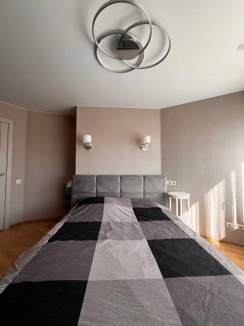 Купить трехкомнатную квартиру на улице Советская в Калининградской области. Вариант № 6708414, 7, площадь -  квм, цена 7000000 рублей