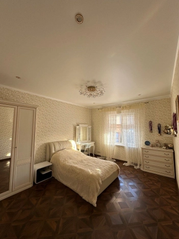 Купить дом в Омске. Вариант № 4520, 25, площадь -  квм, цена 20000000 рублей