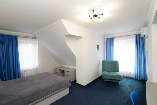 Купить дом в Микрорайоне Порт-Артур в Омске. Вариант № 5821202, 5, площадь -  квм, цена 12000000 рублей