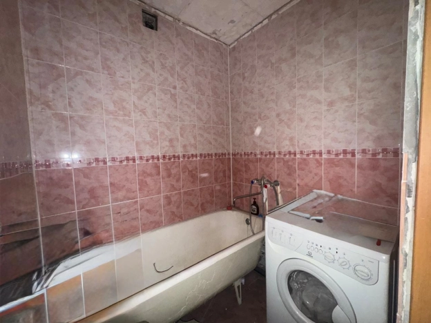 Купить двухкомнатную квартиру в Микрорайоне 15-й, Ангарск в Ангарске. Вариант № 44368, 9, площадь -  квм, цена 4250000 рублей