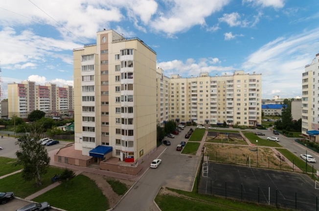 Купить двухкомнатную квартиру на вторичке в Микрорайоне 4-й, Тобольск в Тобольске. Вариант № 11034, 16, площадь -  квм, цена 5800000 рублей