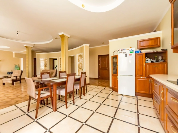 Купить четырехкомнатную квартиру в Калининграде. Вариант № 6856, 1, площадь -  квм, цена 36500000 рублей