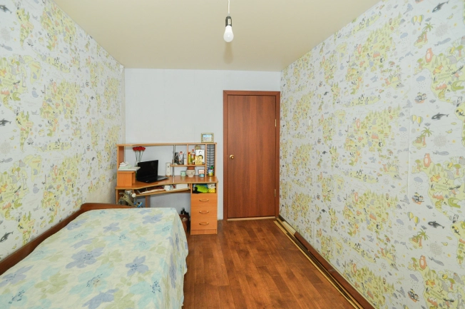 Купить трехкомнатную квартиру в Новосибирской области. Вариант № 8447850, 14, площадь -  квм, цена 5400000 рублей